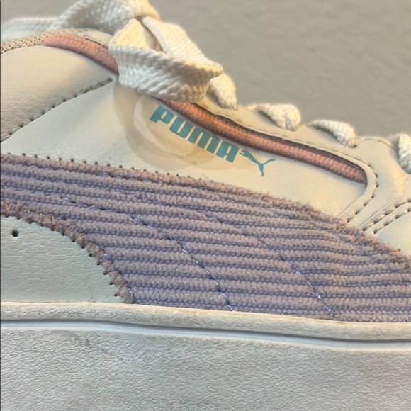 Girls puma platform sneakers/tennis shoes. Lavender, teal, pink size 4 - Picture 4 of 8